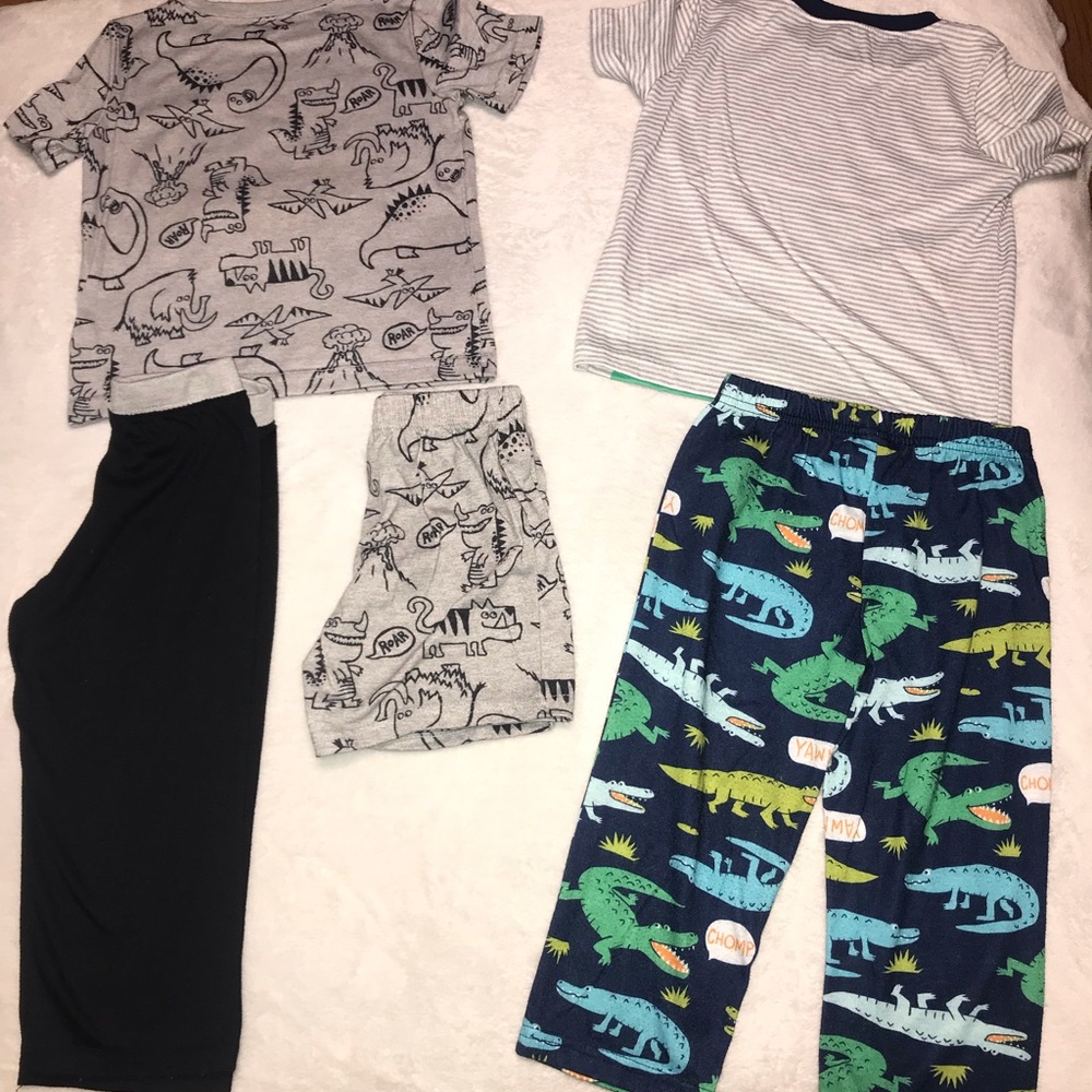 Carter’s PJ Bundle - Picture 7 of 11